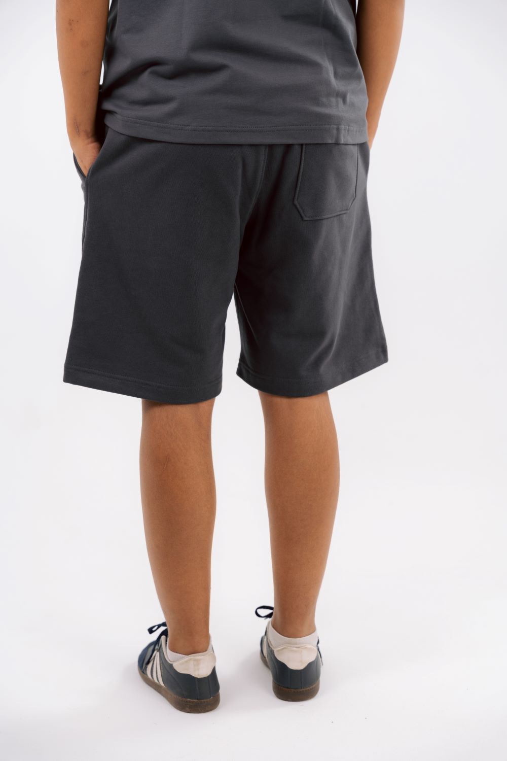 Gray vervil short