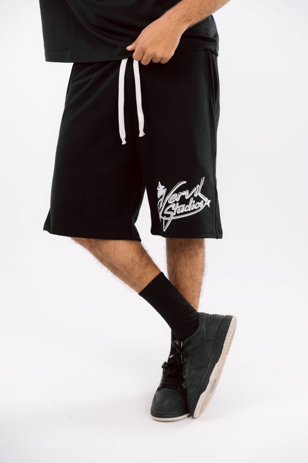 Black vervil short
